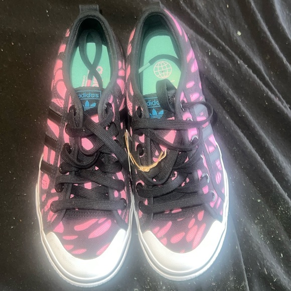Women’s sneakers - Picture 1 of 6
